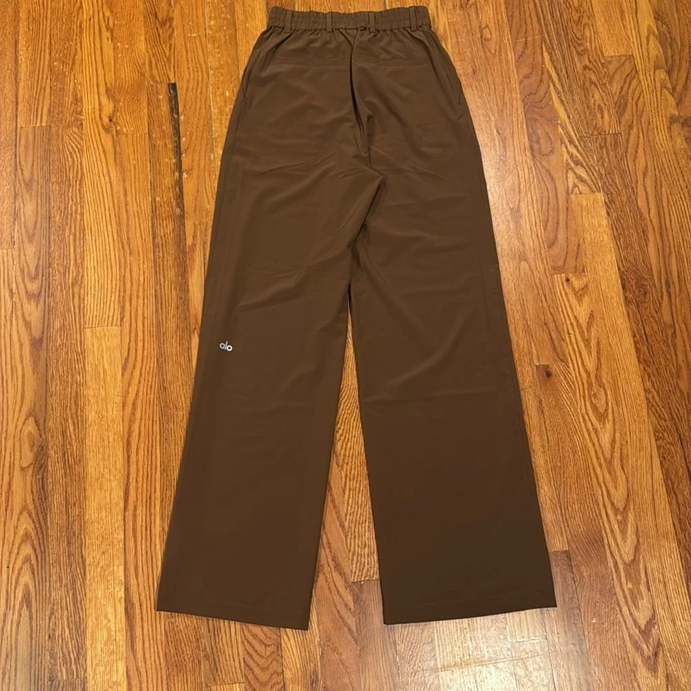 ALO Yoga Wide Leg Pants in Brown